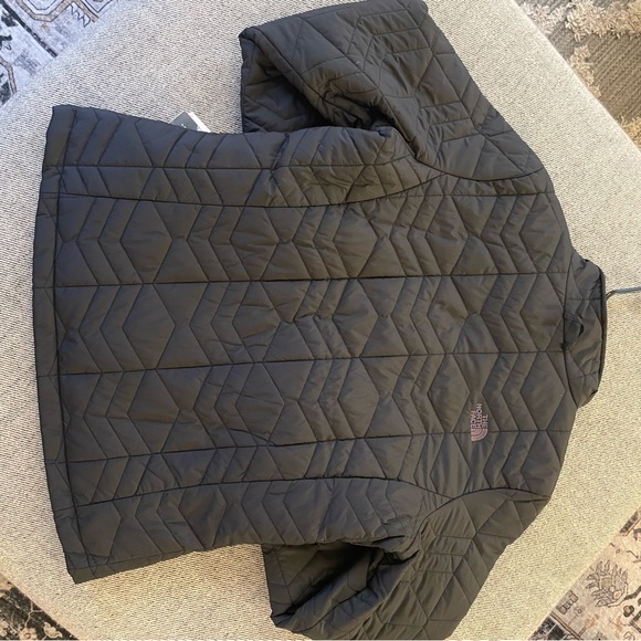 The North Face Black Quilted Jacket - Picture 2 of 3